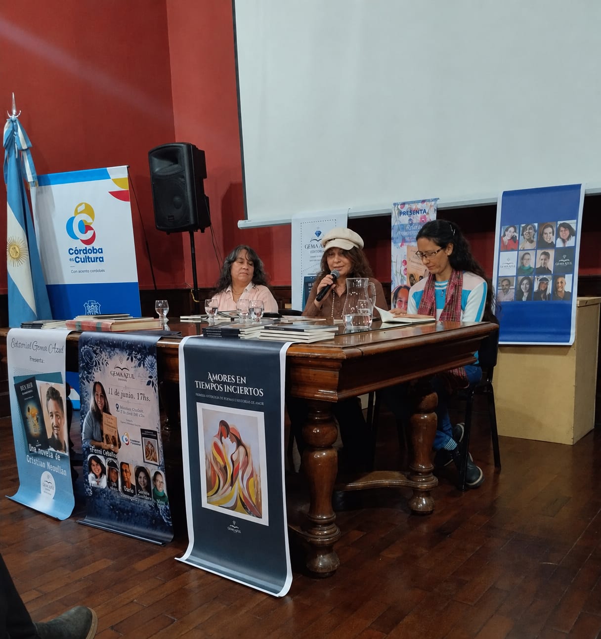 Presentación de Relatos Premenopáusicos